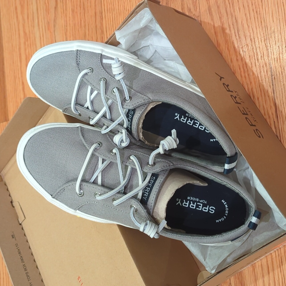 Sperry pier wave light grey size 9.5